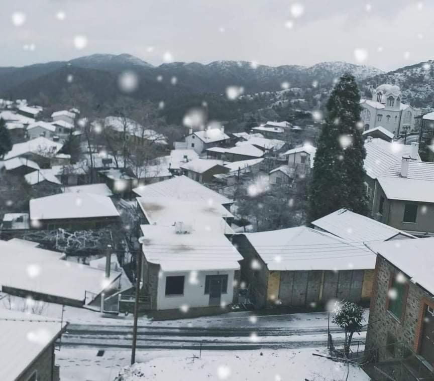 Capuralli Hotel Pedhoulas Bagian luar foto