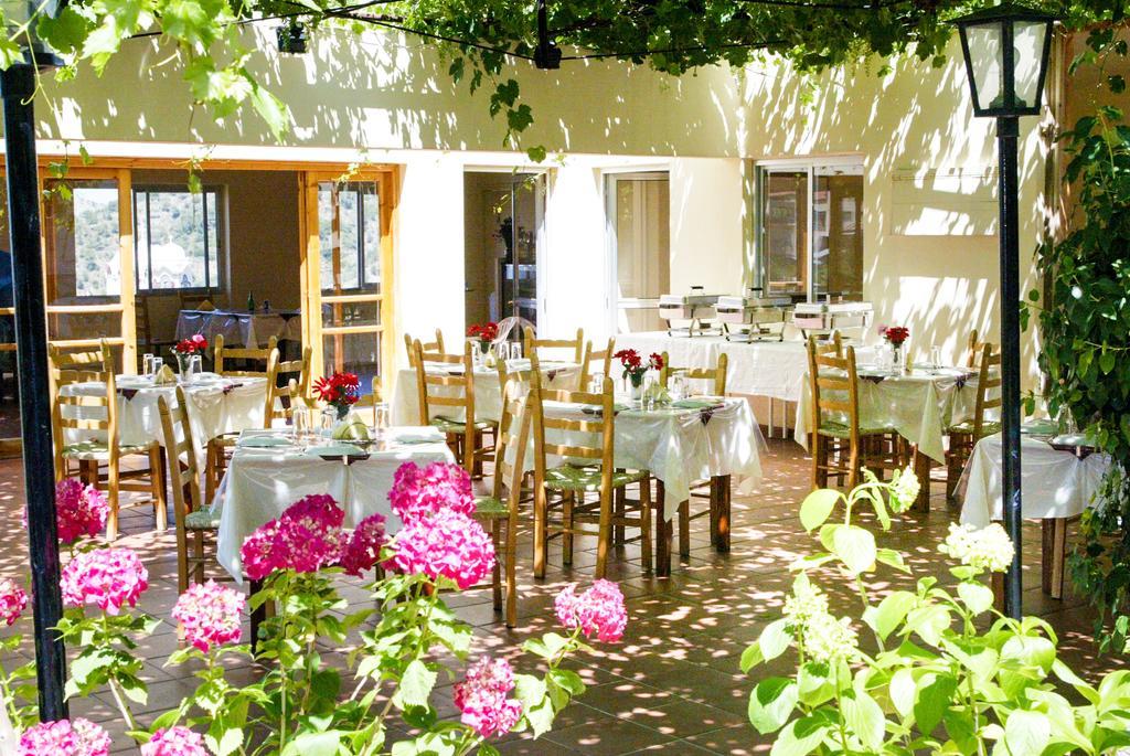 Capuralli Hotel Pedhoulas Bagian luar foto