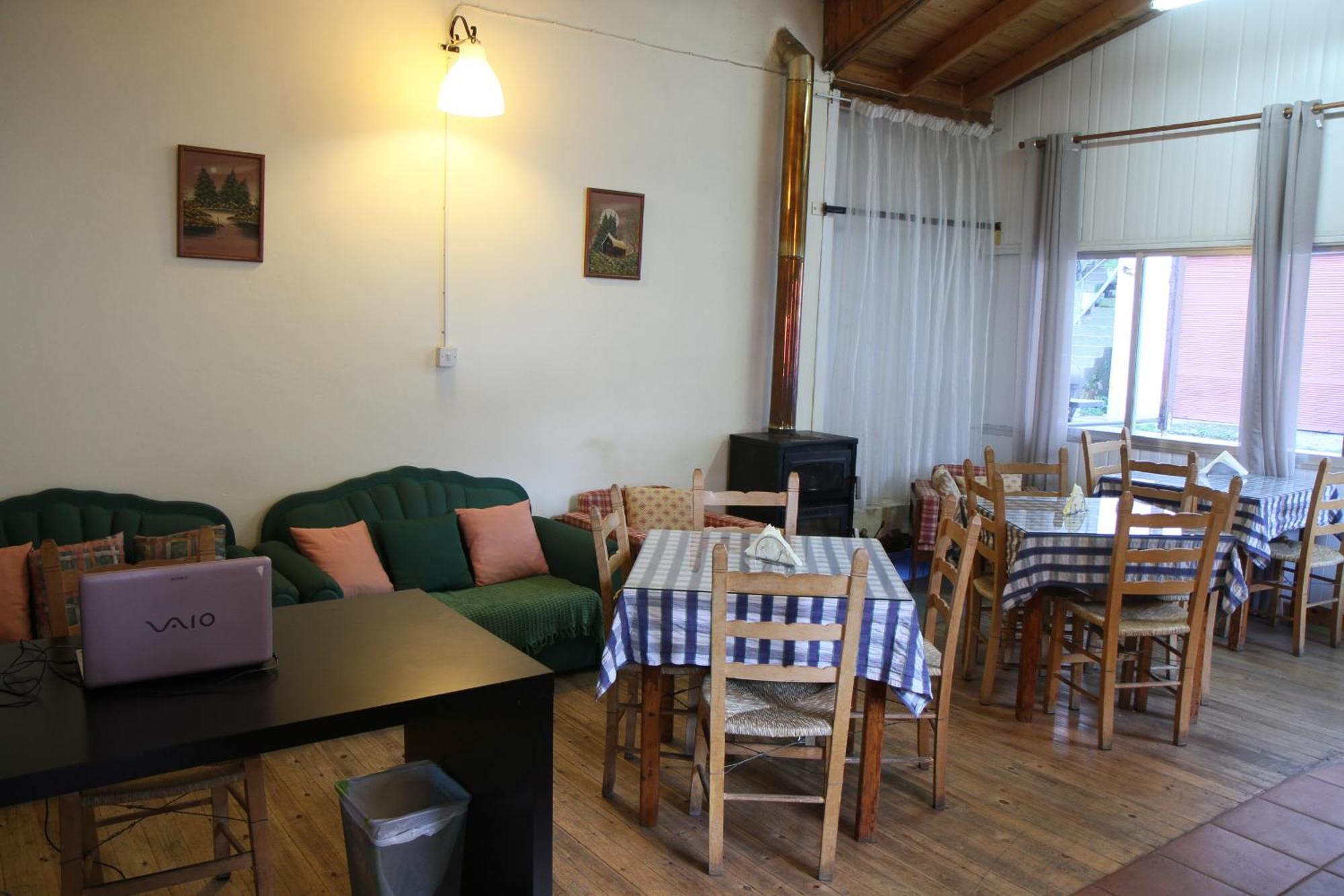 Capuralli Hotel Pedhoulas Bagian luar foto