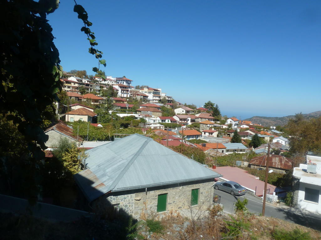 Capuralli Hotel Pedhoulas Bagian luar foto