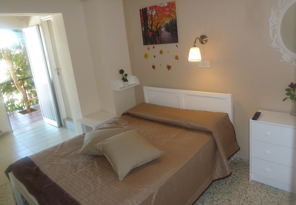 Capuralli Hotel Pedhoulas Bagian luar foto