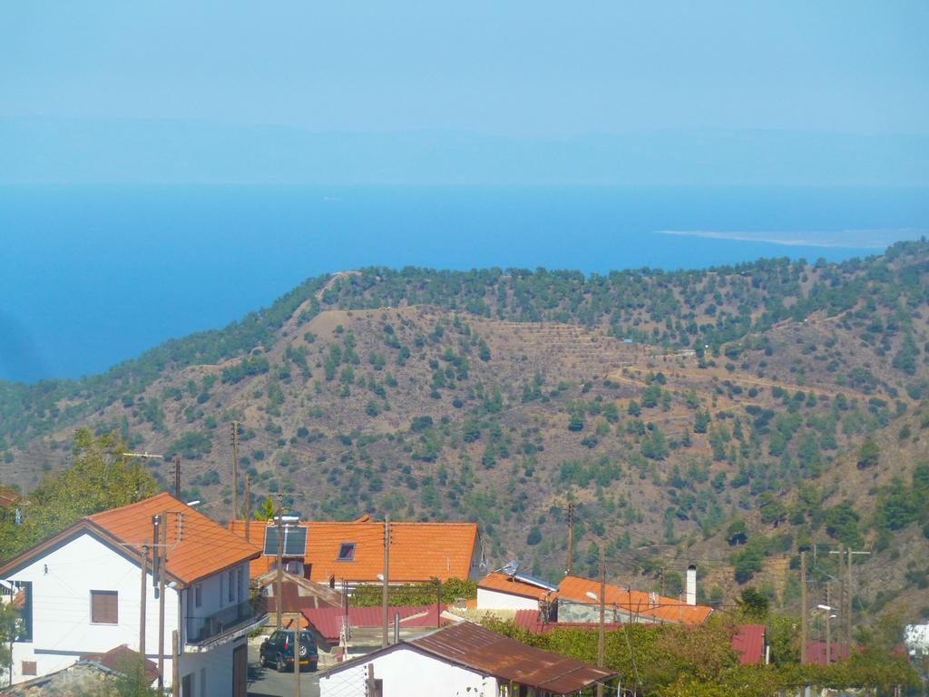 Capuralli Hotel Pedhoulas Bagian luar foto